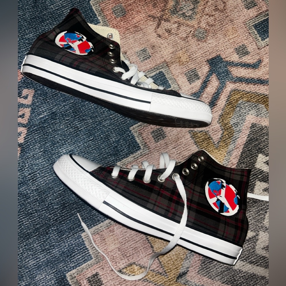 Brand new plaid converse